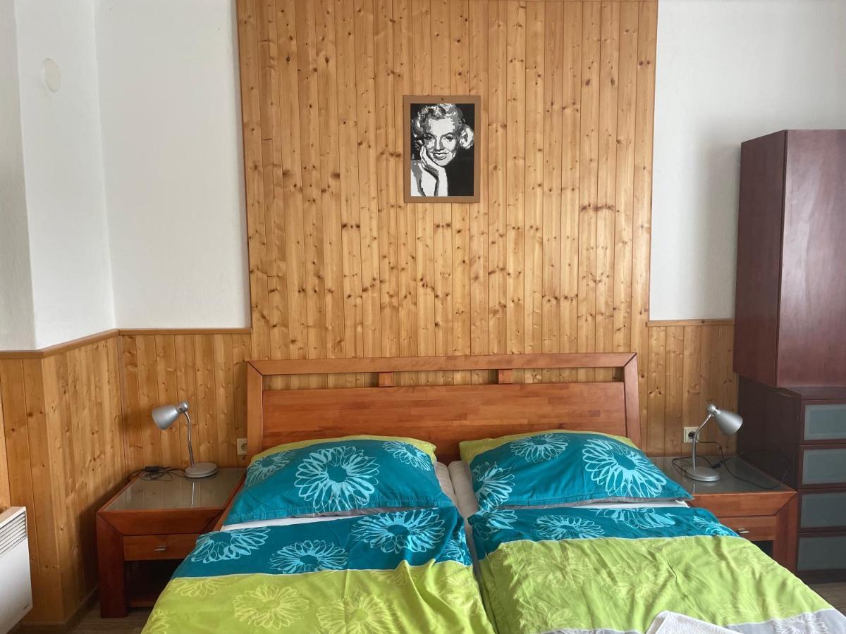 Hotel Penzion Fontana Náměšť nad Oslavou Zewnętrze zdjęcie