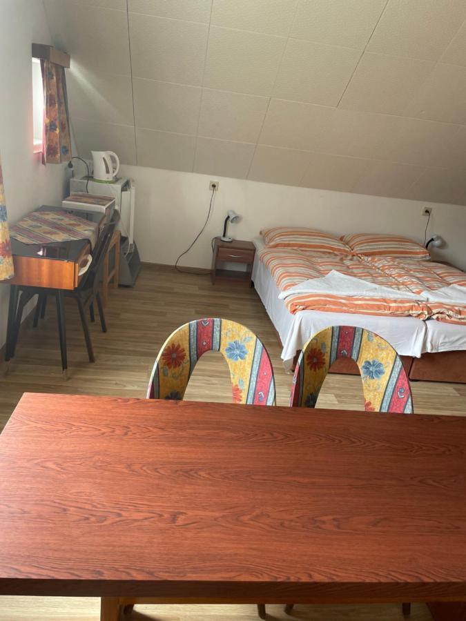Hotel Penzion Fontana Náměšť nad Oslavou Zewnętrze zdjęcie