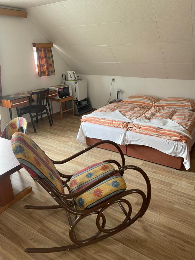 Hotel Penzion Fontana Náměšť nad Oslavou Zewnętrze zdjęcie