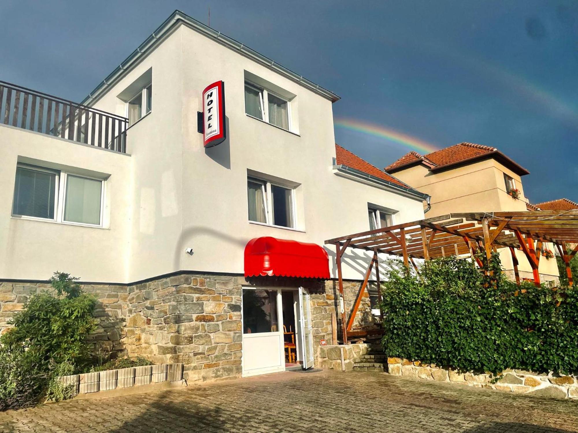 Hotel Penzion Fontana Náměšť nad Oslavou Zewnętrze zdjęcie