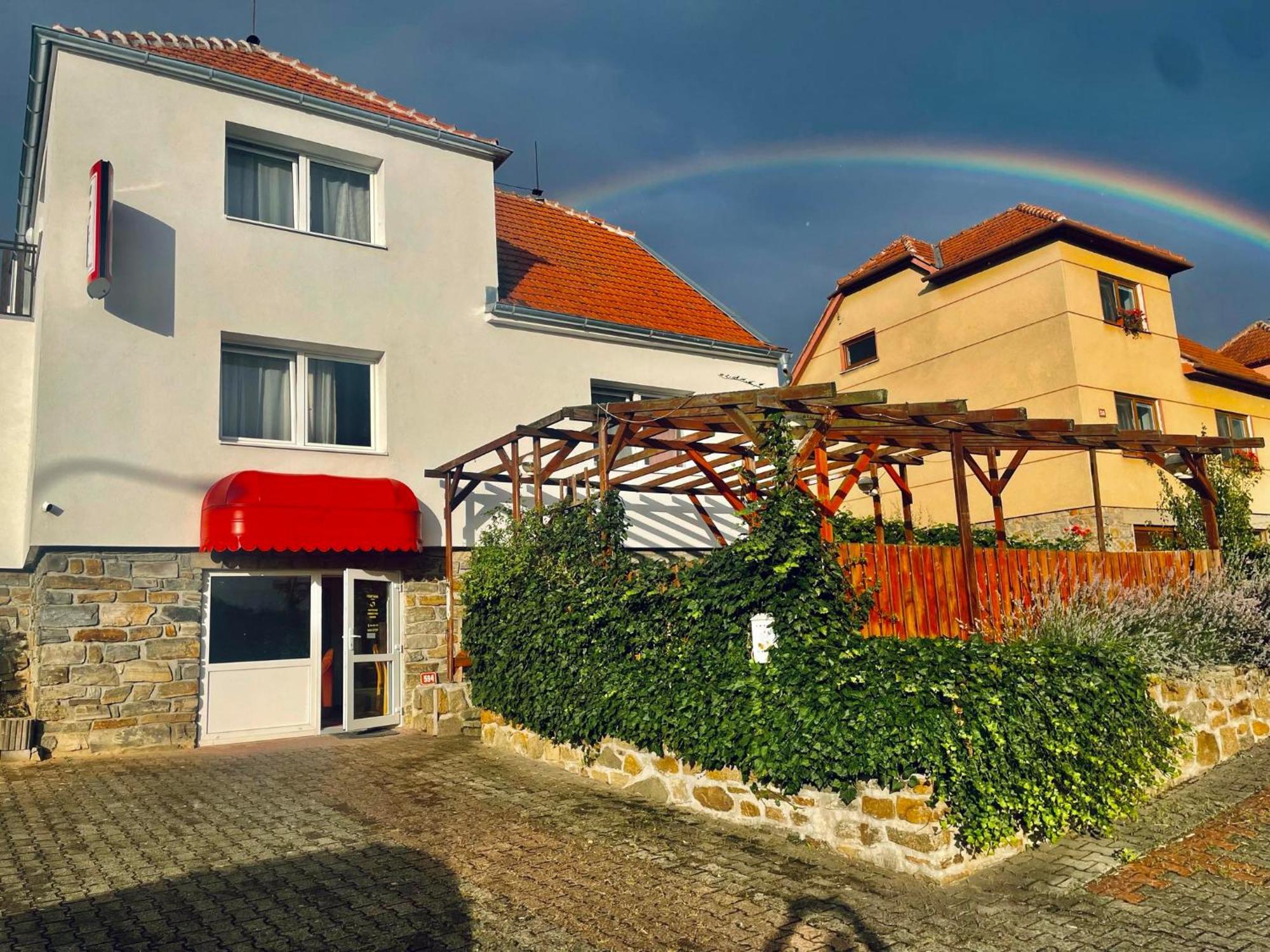 Hotel Penzion Fontana Náměšť nad Oslavou Zewnętrze zdjęcie